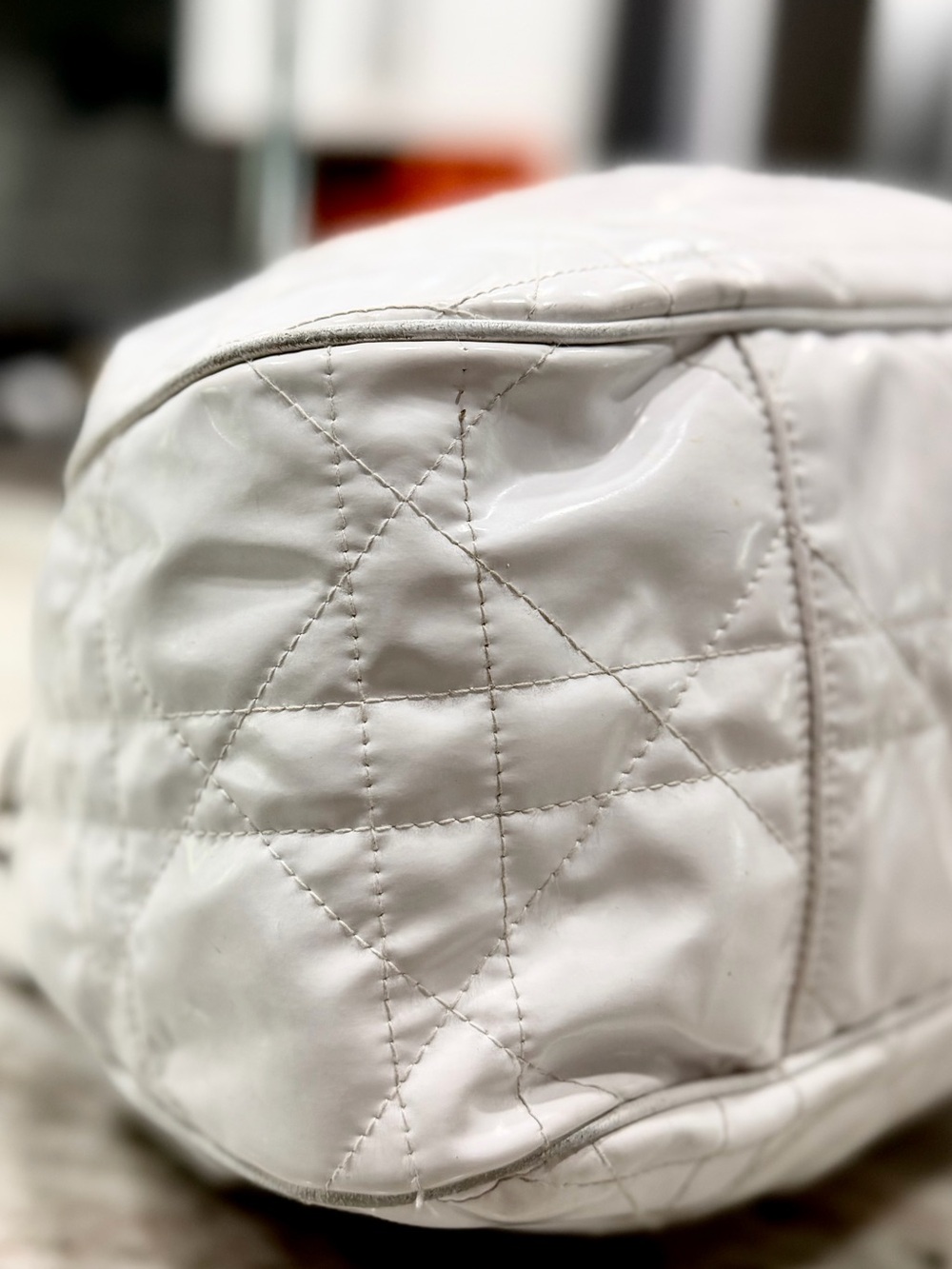 Dior Authentic White Quilted Bucket Bag with D Logo Charm - Picture 7 of 14